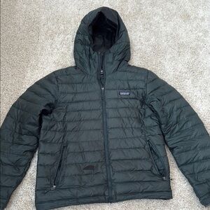 Patagonia deep green down jacket with hood